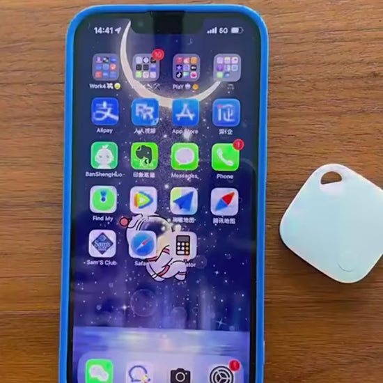 4er Set schwarze Smart Bluetooth Tracker für Hunde und Katzen, kompatibel mit Apple Find My und Google.